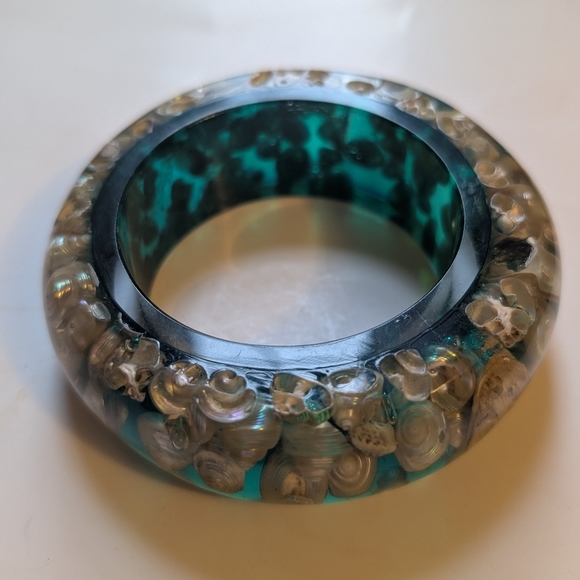 Angelo Tarlazzi Jewelry - RARE Signed Angelo Tarlazzi La Porte Bleue Paris 1980s Resin Shell Bangle